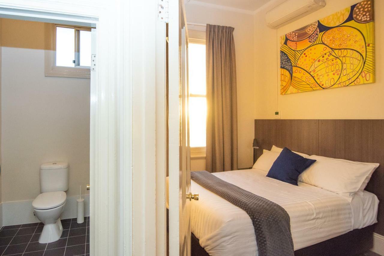 The Mile End Hotel Adelaïde Extérieur photo