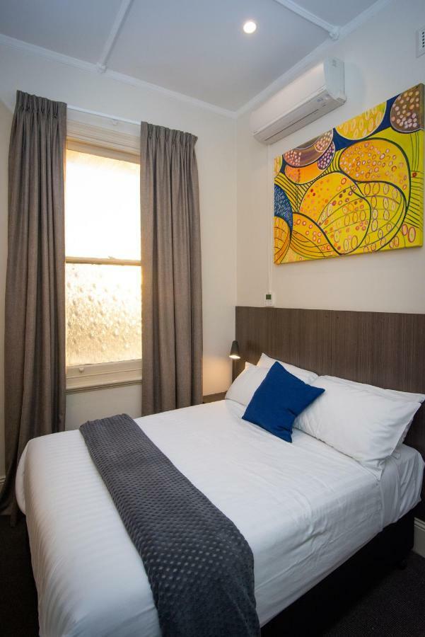 The Mile End Hotel Adelaïde Extérieur photo