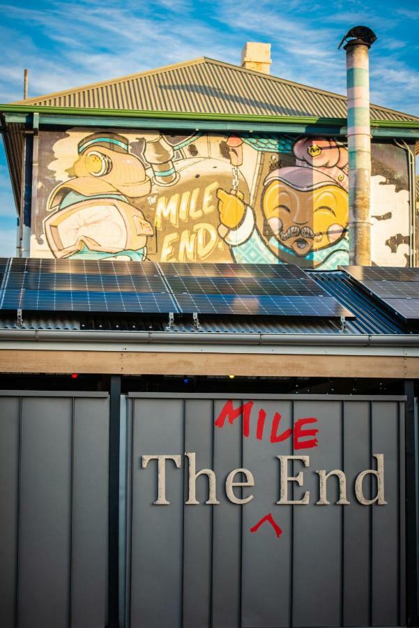 The Mile End Hotel Adelaïde Extérieur photo